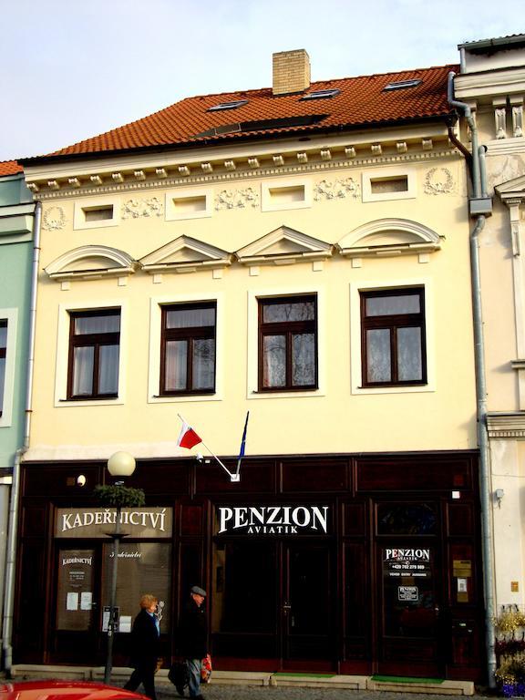 Penzion Aviatik Čáslav Exteriör bild